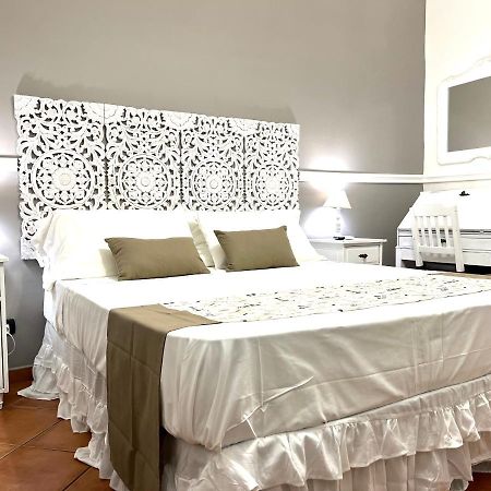 Miluar - Centro Storico - Lungo La Via Della Musica Bed and Breakfast Napoli Eksteriør billede