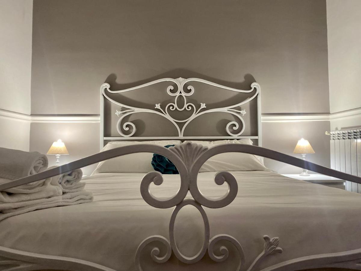 Miluar - Centro Storico - Lungo La Via Della Musica Bed and Breakfast Napoli Eksteriør billede