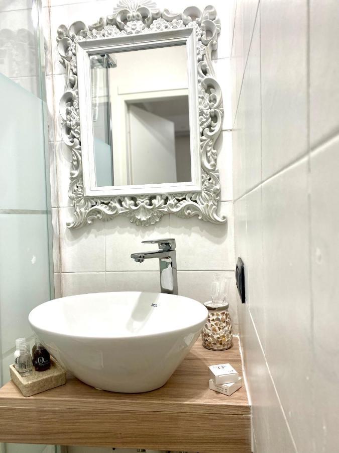 Miluar - Centro Storico - Lungo La Via Della Musica Bed and Breakfast Napoli Eksteriør billede