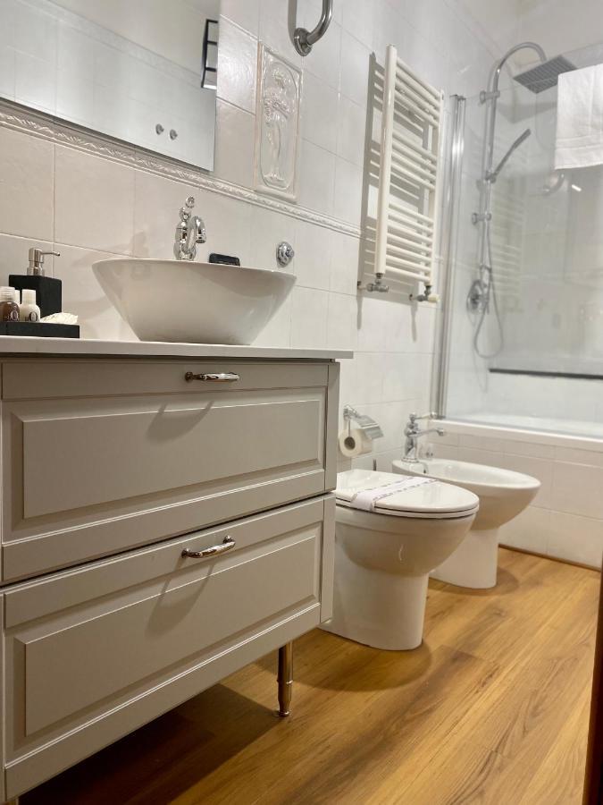 Miluar - Centro Storico - Lungo La Via Della Musica Bed and Breakfast Napoli Eksteriør billede