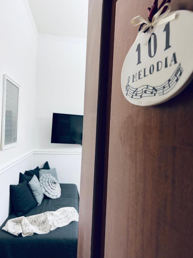 Miluar - Centro Storico - Lungo La Via Della Musica Bed and Breakfast Napoli Eksteriør billede