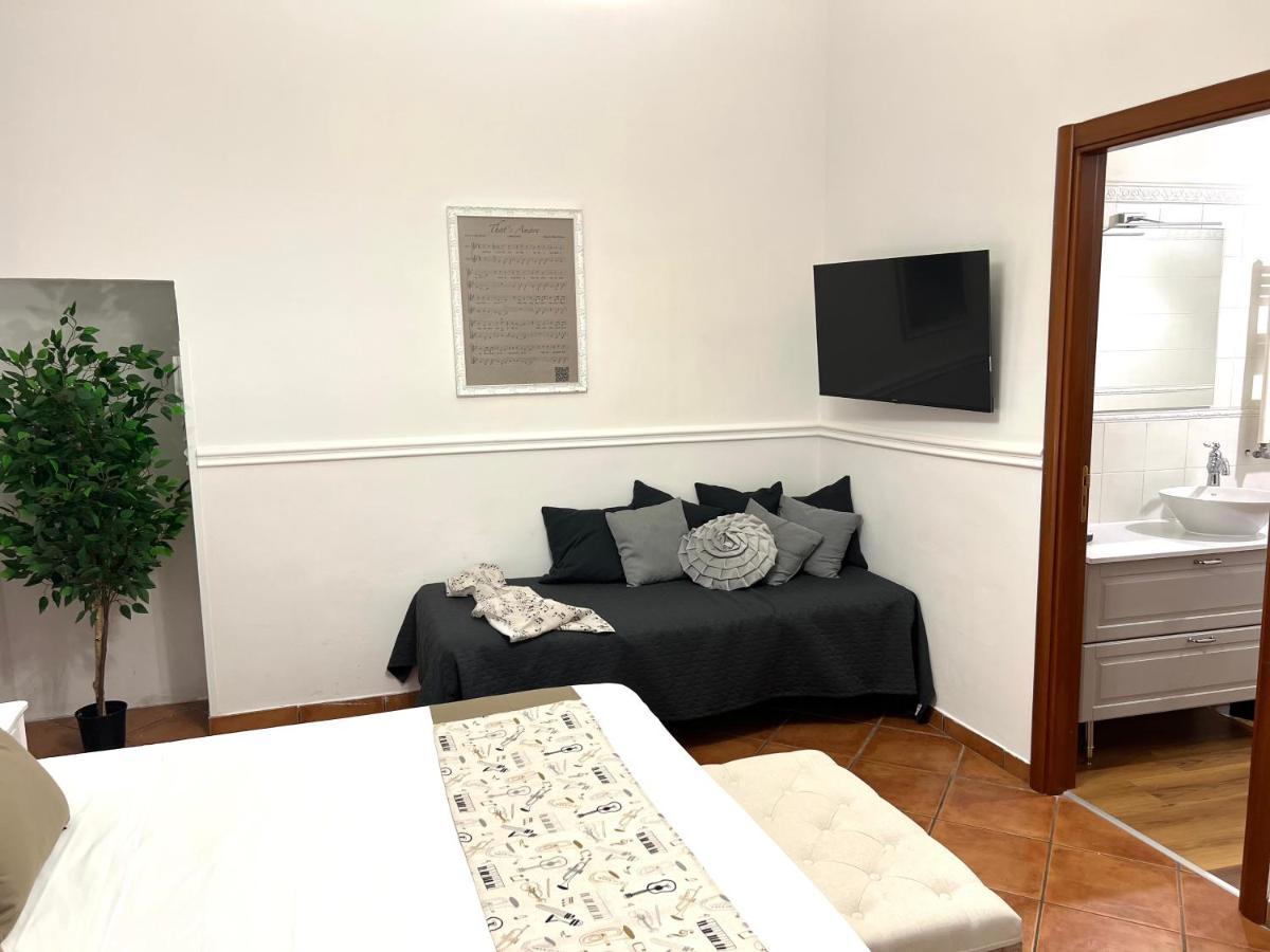 Miluar - Centro Storico - Lungo La Via Della Musica Bed and Breakfast Napoli Eksteriør billede