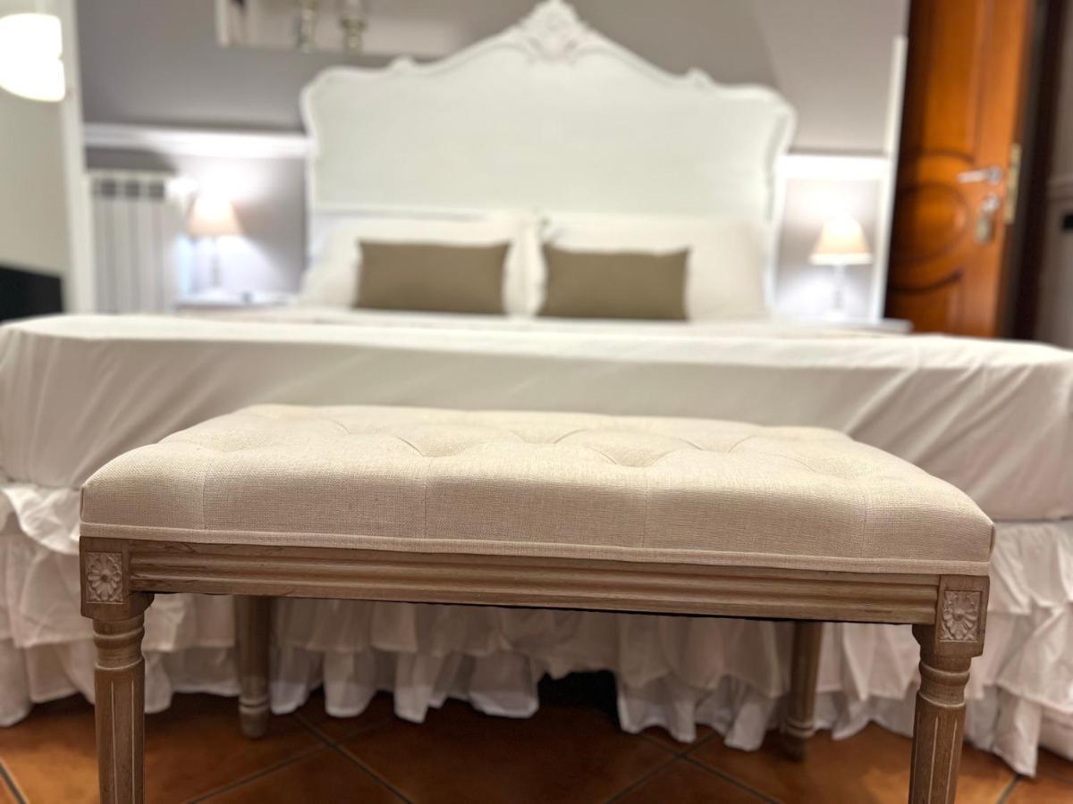 Miluar - Centro Storico - Lungo La Via Della Musica Bed and Breakfast Napoli Eksteriør billede