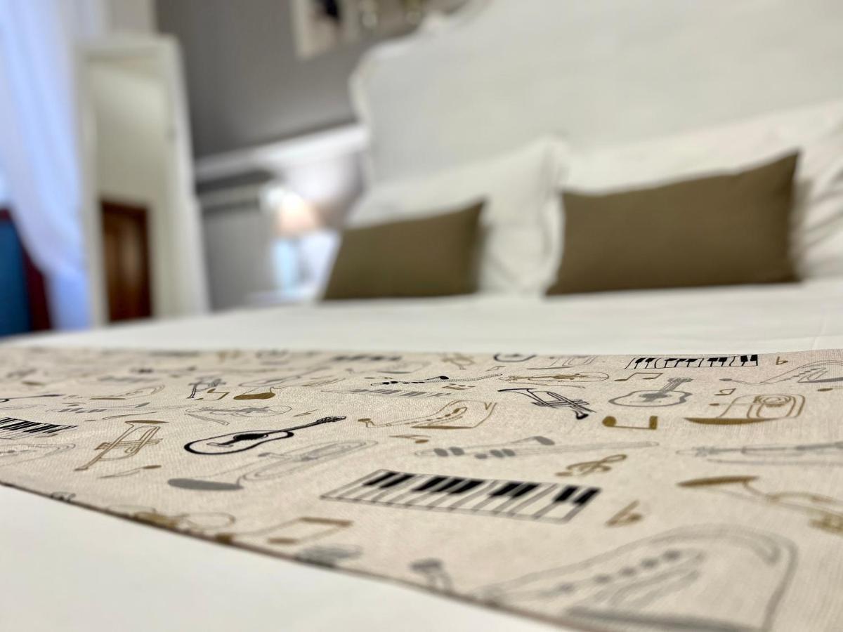 Miluar - Centro Storico - Lungo La Via Della Musica Bed and Breakfast Napoli Eksteriør billede