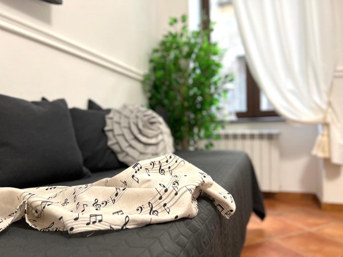 Miluar - Centro Storico - Lungo La Via Della Musica Bed and Breakfast Napoli Eksteriør billede