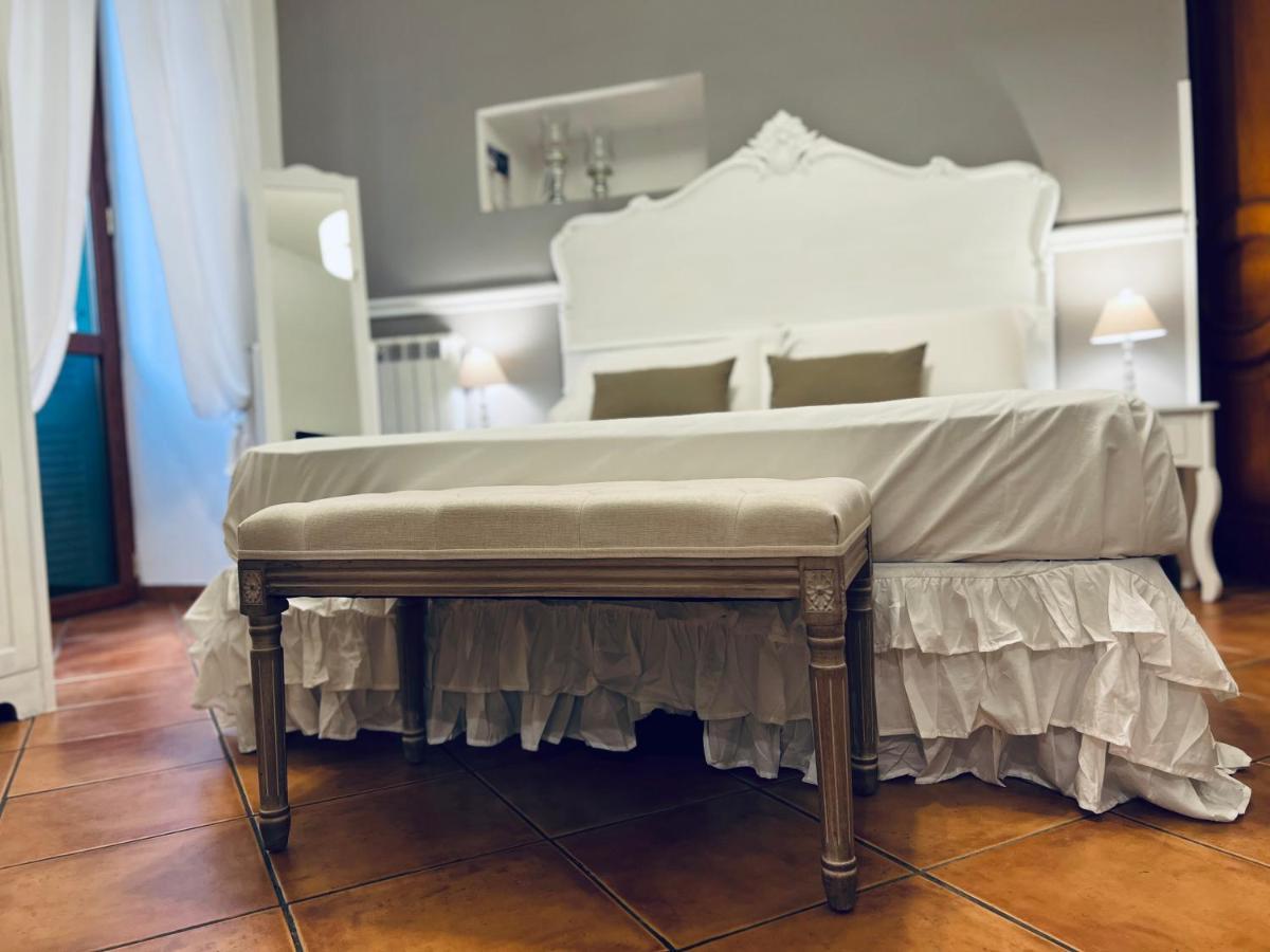 Miluar - Centro Storico - Lungo La Via Della Musica Bed and Breakfast Napoli Eksteriør billede