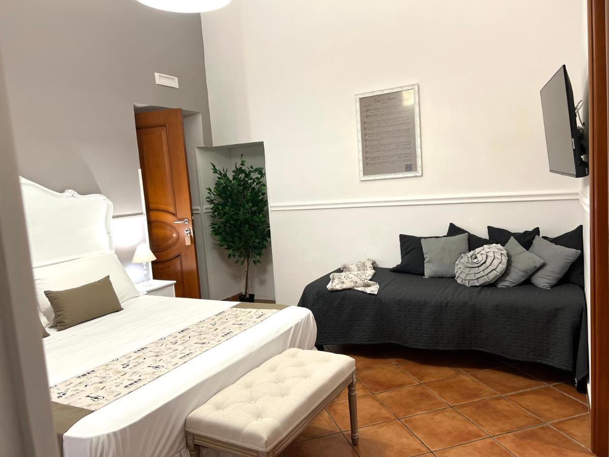 Miluar - Centro Storico - Lungo La Via Della Musica Bed and Breakfast Napoli Eksteriør billede